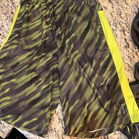 Four pair of athletic shorts - 14/16 - Picture 2 of 10